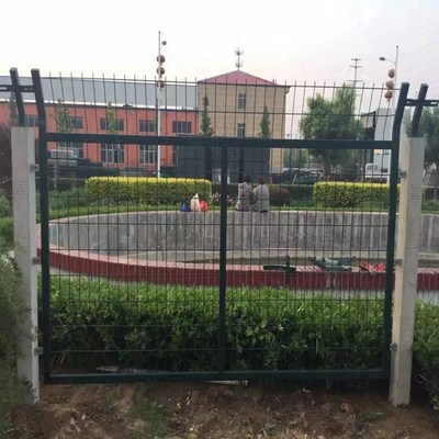 铁路防护栅栏与隔离栅 守护钢铁大动脉的安全屏障